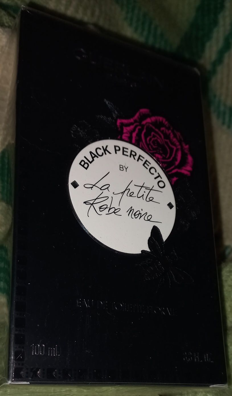 Guerlain la petite robe noire black perfecto