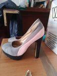 Buty na grubym obcasie słupku