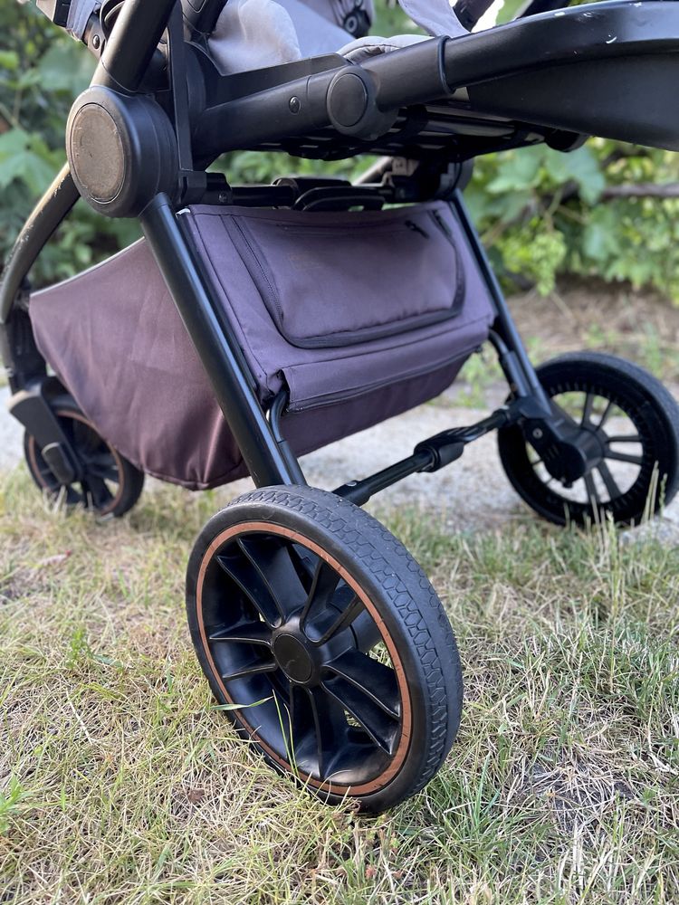 Коляска Carello Epica 2в1.