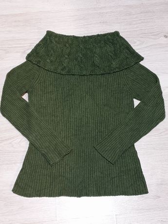 Prążkowany sweter z dużym golfem butelkowa zieleń