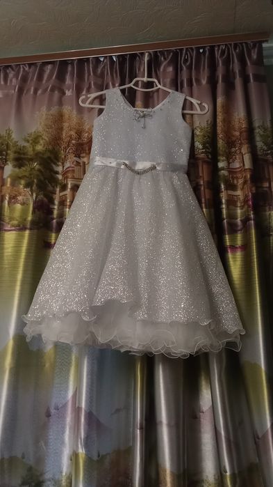 Платье карнавальное Снежинки, Принцессы. Рост от 110-до 130см