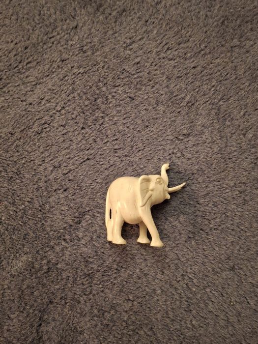 Elefante em material nobre