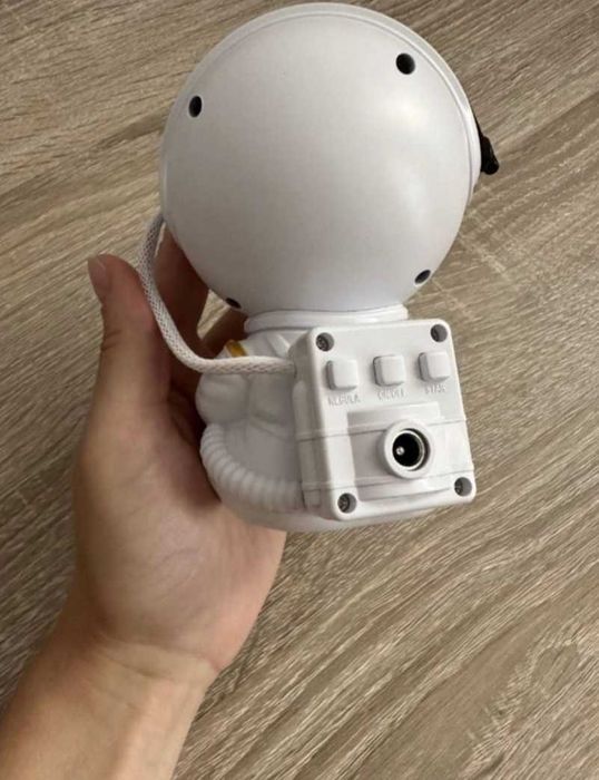 Нічник проектор зоряного неба великийц  космонавт