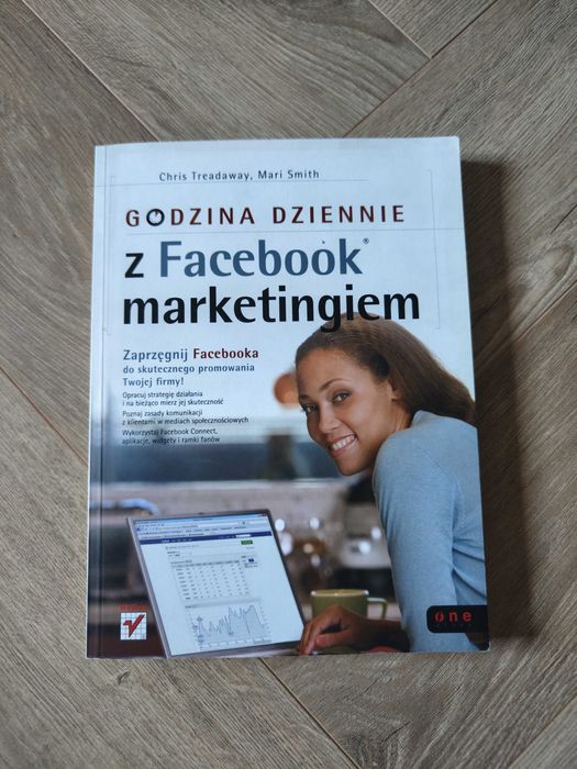 Godzina dziennie z Facebook marketingiem Helion 2011