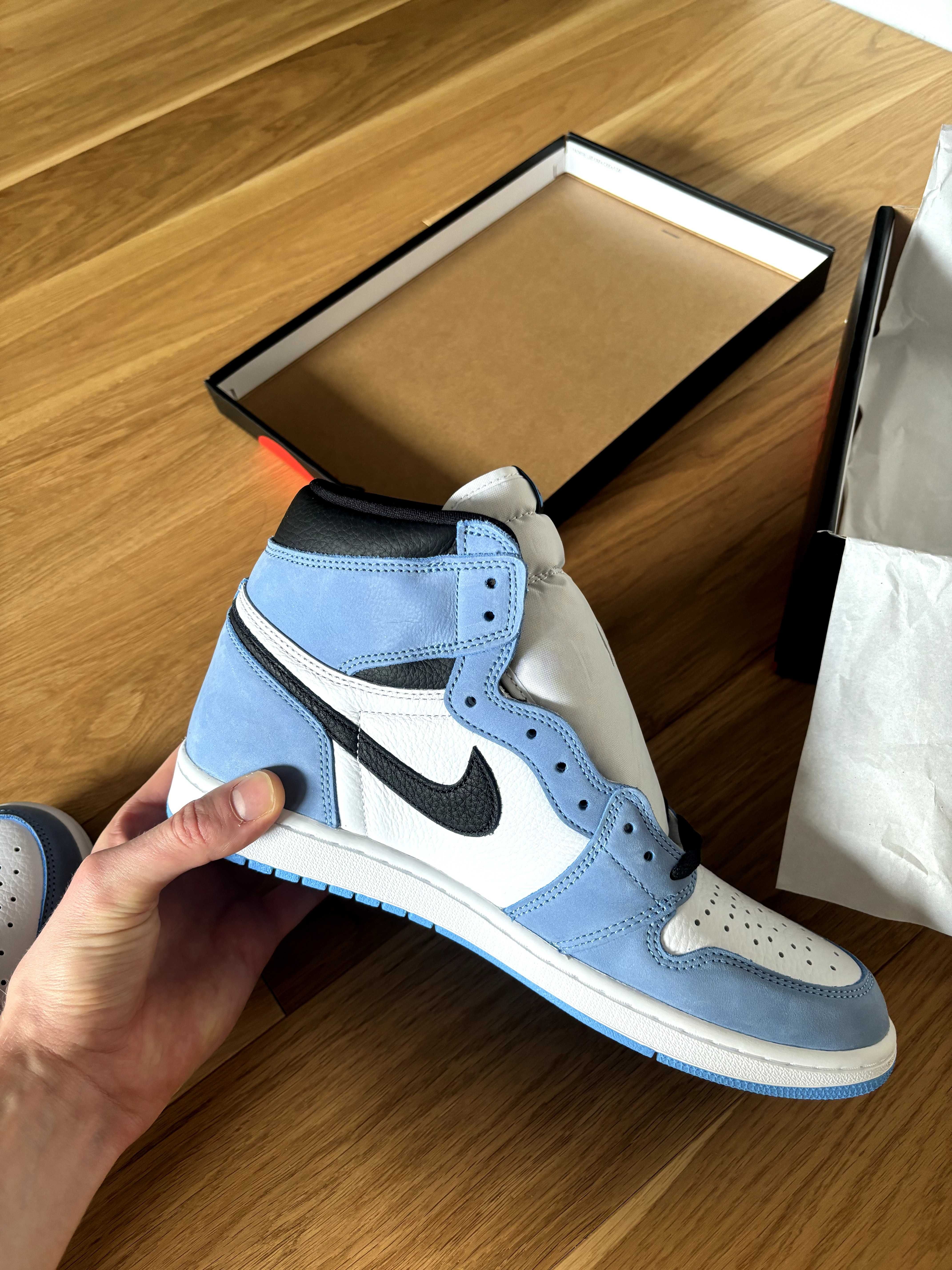 Air Jordan Retro 1 University Blue