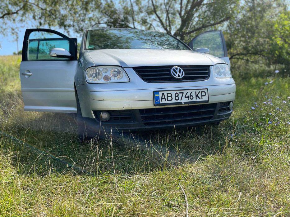 Продам Volkswagen Touran 2004 год