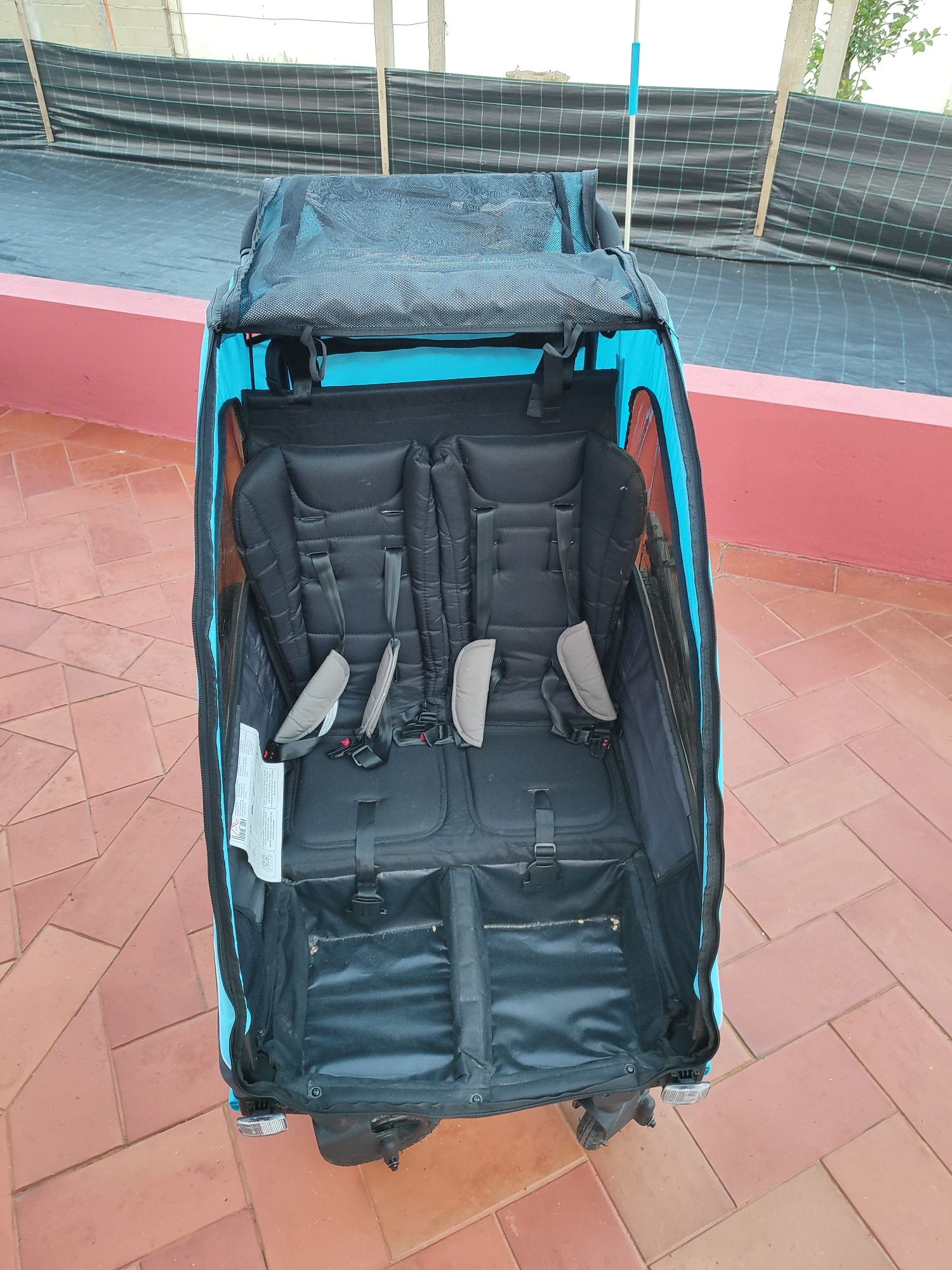 Carrinho de transporte de crianças
