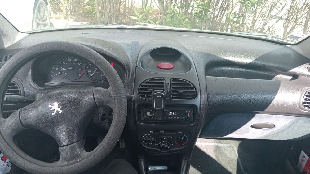 Peugeot 206 - Bom estado