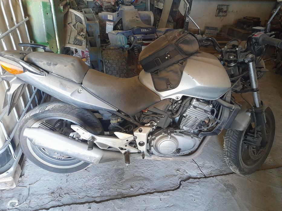 CBF500 10 completa e à funcionar para peças.