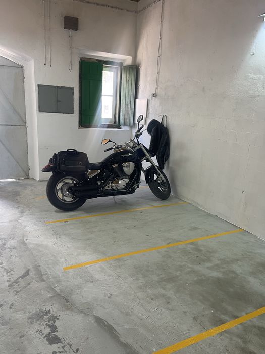 parqueamento para mota em garagem - Montijo