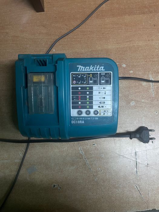 Ładowarka Makita DC18RA