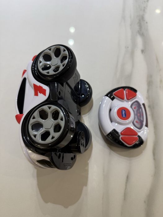 Машинка на радиоуправлении "Rocket the Crossover"