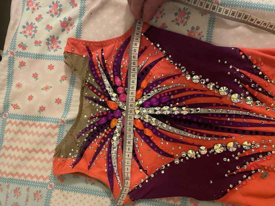 Fato de ginastica ritmica, excelente estado