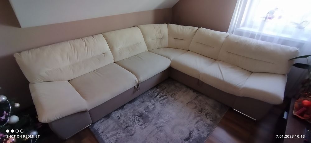 Sofa z funkcją spania i pojemnikiem na pościel