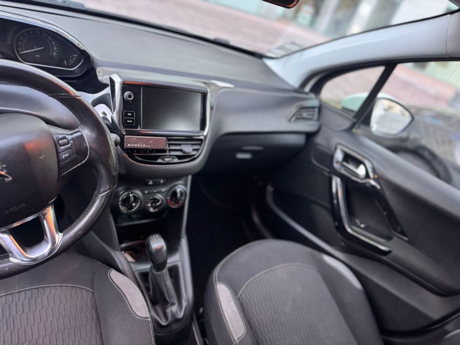 Peugeot 208 1.6 hdi