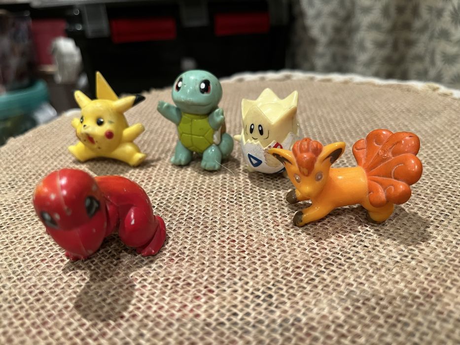 Vendo bonecos pokemons borracha/plastico