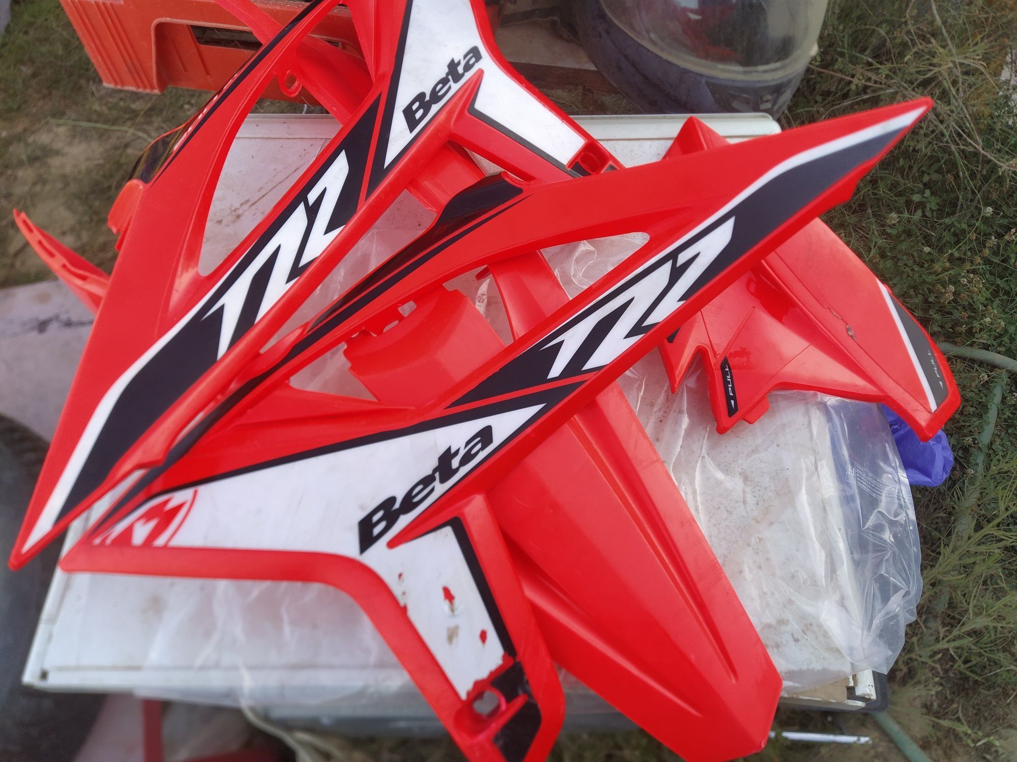 Kit plásticos Beta 20-22