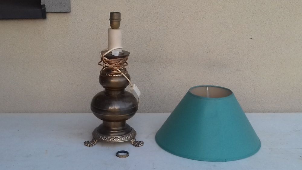 Piękna lampka elektryczna-zabytek-na lwich łapach