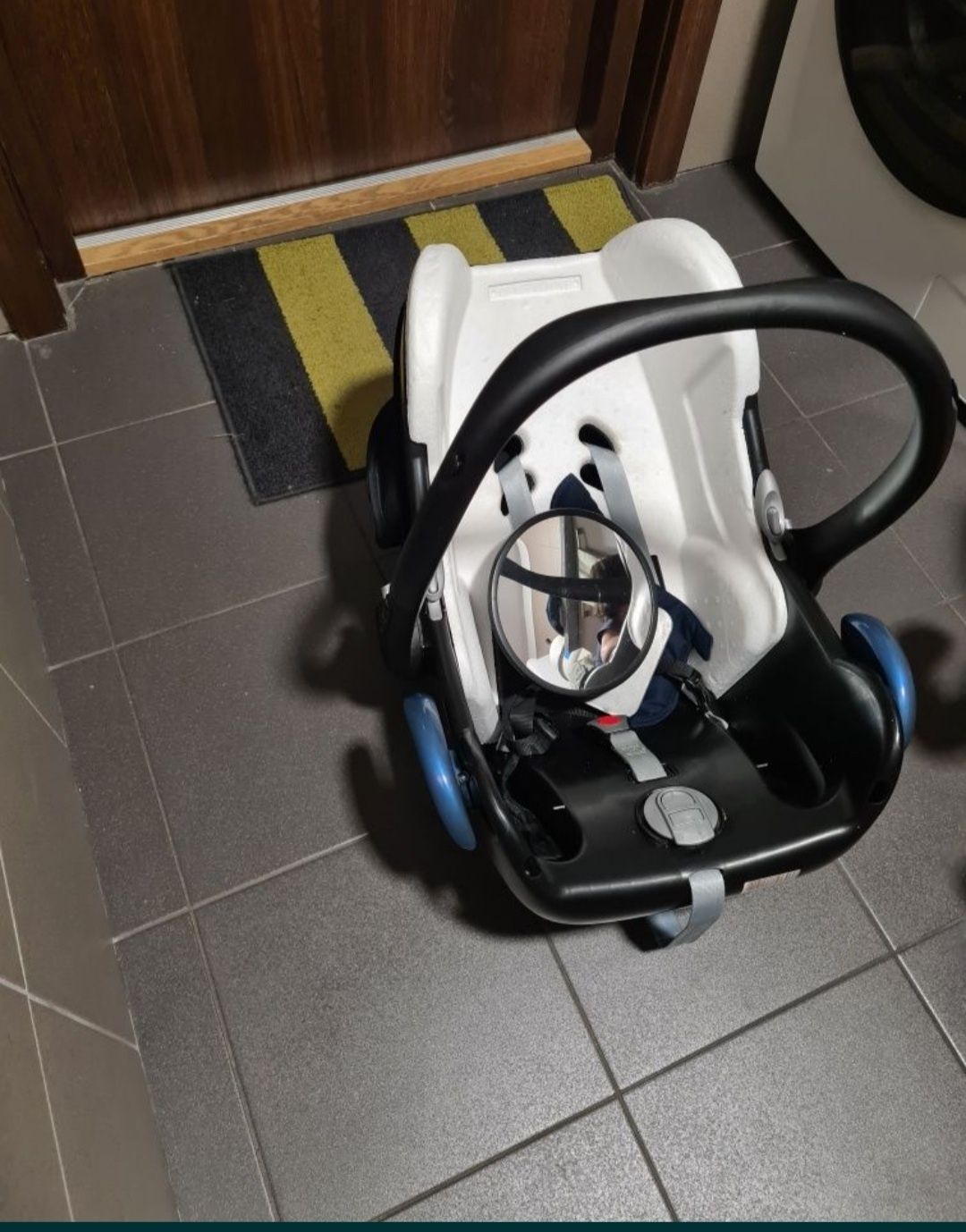 Zestaw 3 elementowy: Maxi Cosi baza isofix &Nosidełko Cabriofix & fote