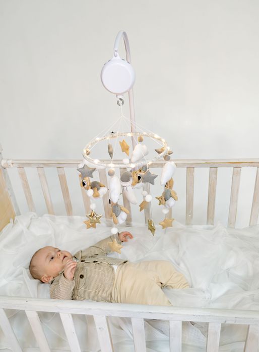 Мобіль в дитяче ліжечко