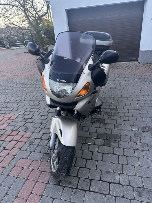 Motocykl Honda NTV 650