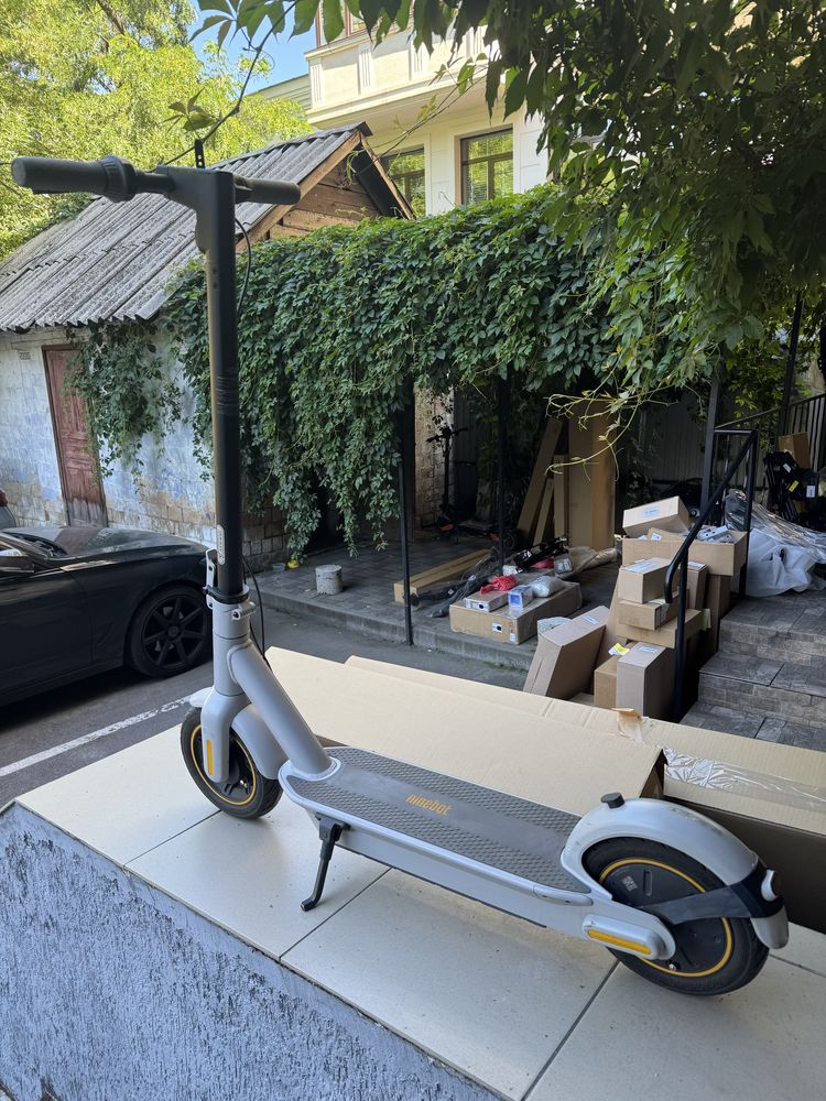 Ninevot KickScooter Max G30le