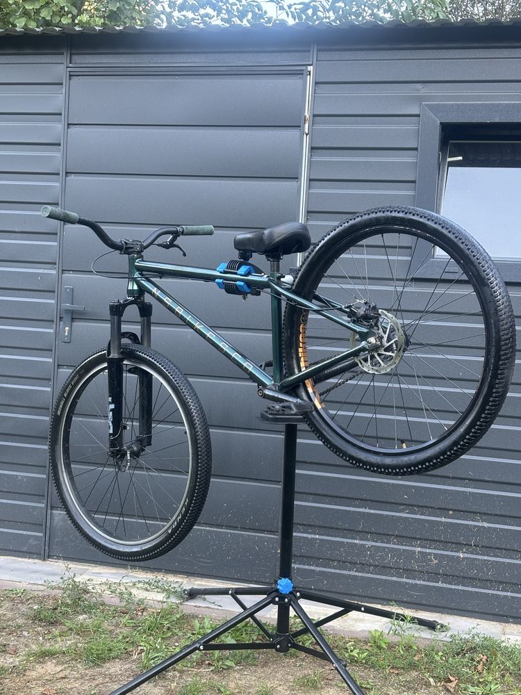 Dirt NS Bikes Metropolis 2024 (dirt,slopestyle,ht)