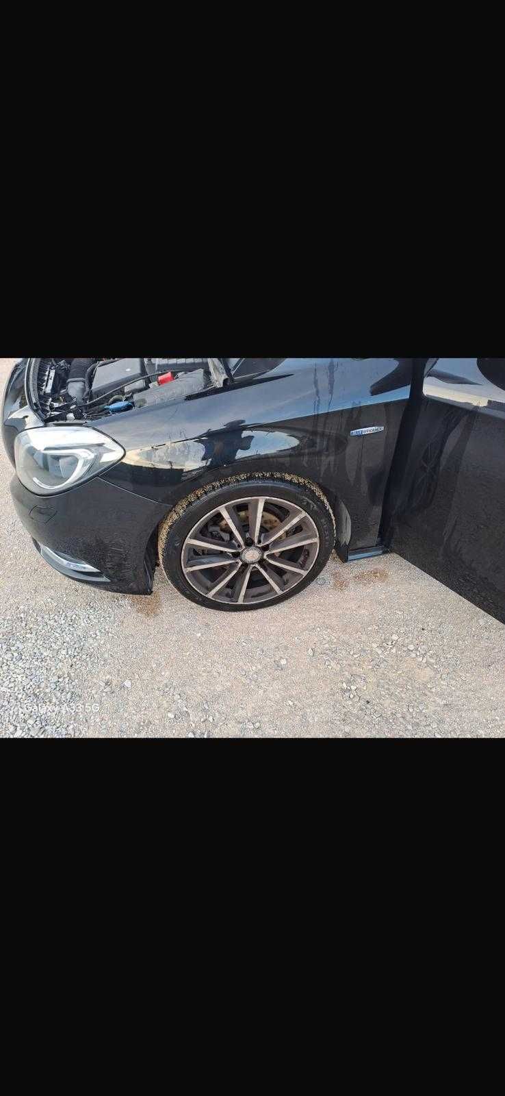 Mercedes Benz  B200