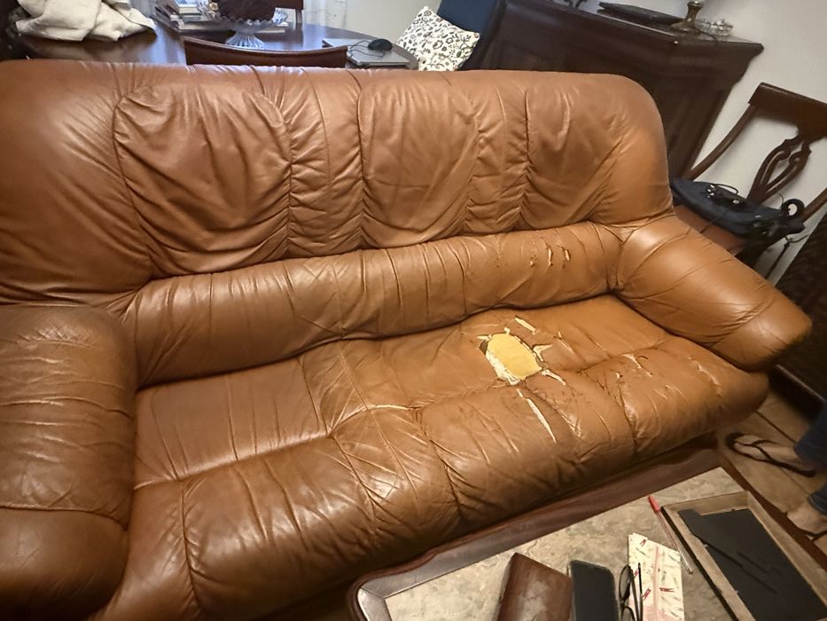 vendo Sofas pele castanho