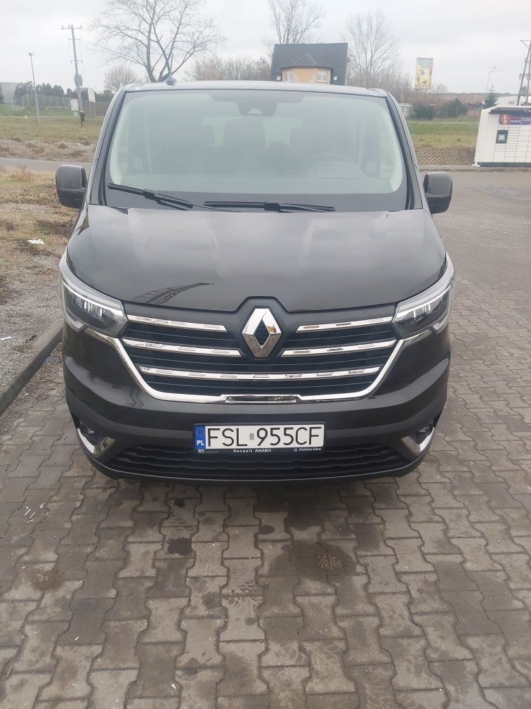 Wynajem busa 9-osobowego.