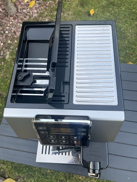 Кавоварка Delonghi Perfecta EVO 2020 року гарантія