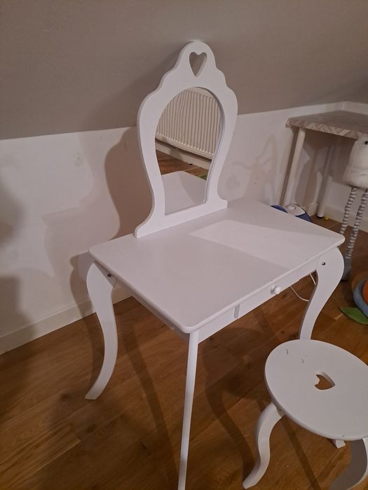 Toaletka dziewczęca