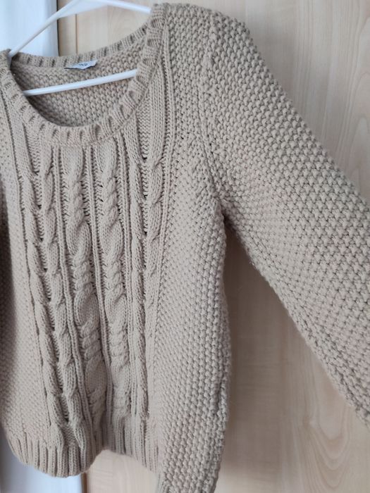 Sweter beżowy M jak nowy