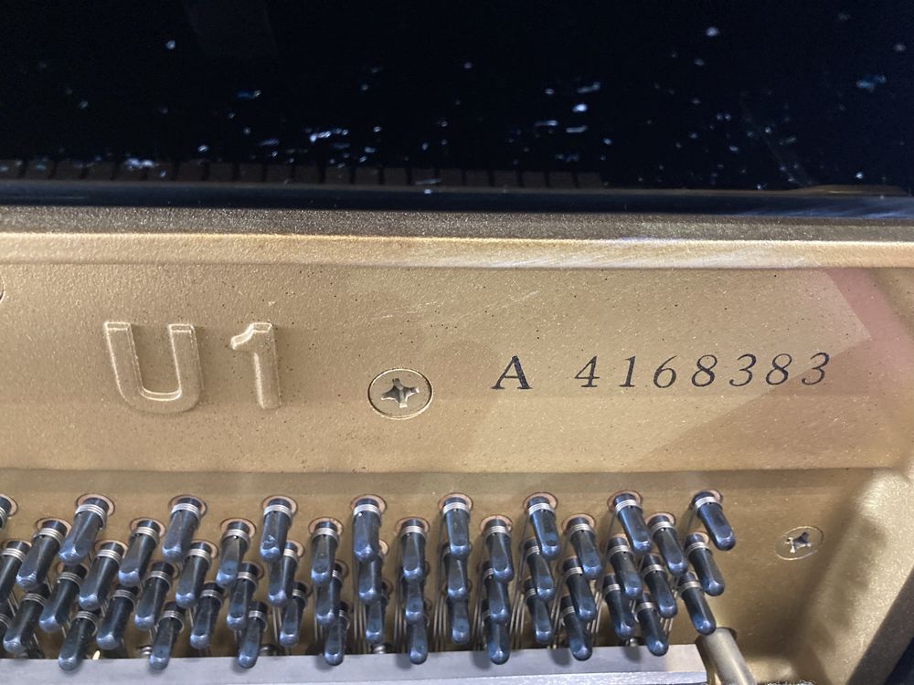Piano vertical Yamaha U1