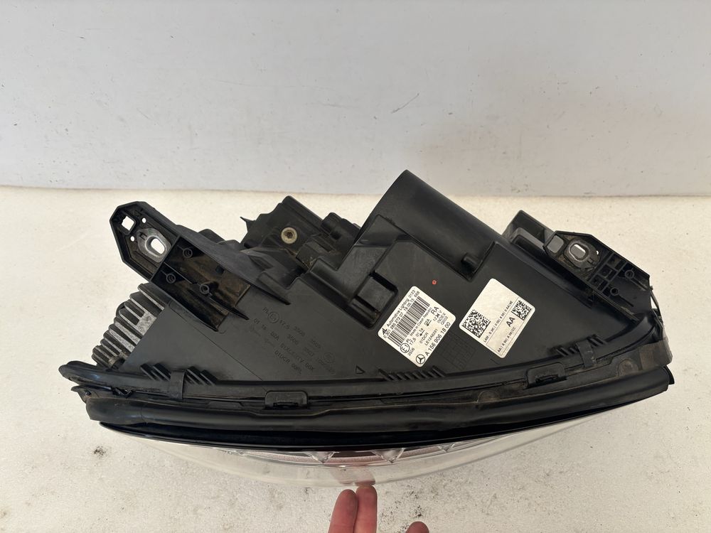 Mercedes GLA W156 BI-xenon lampa prawy przód prawa przednia