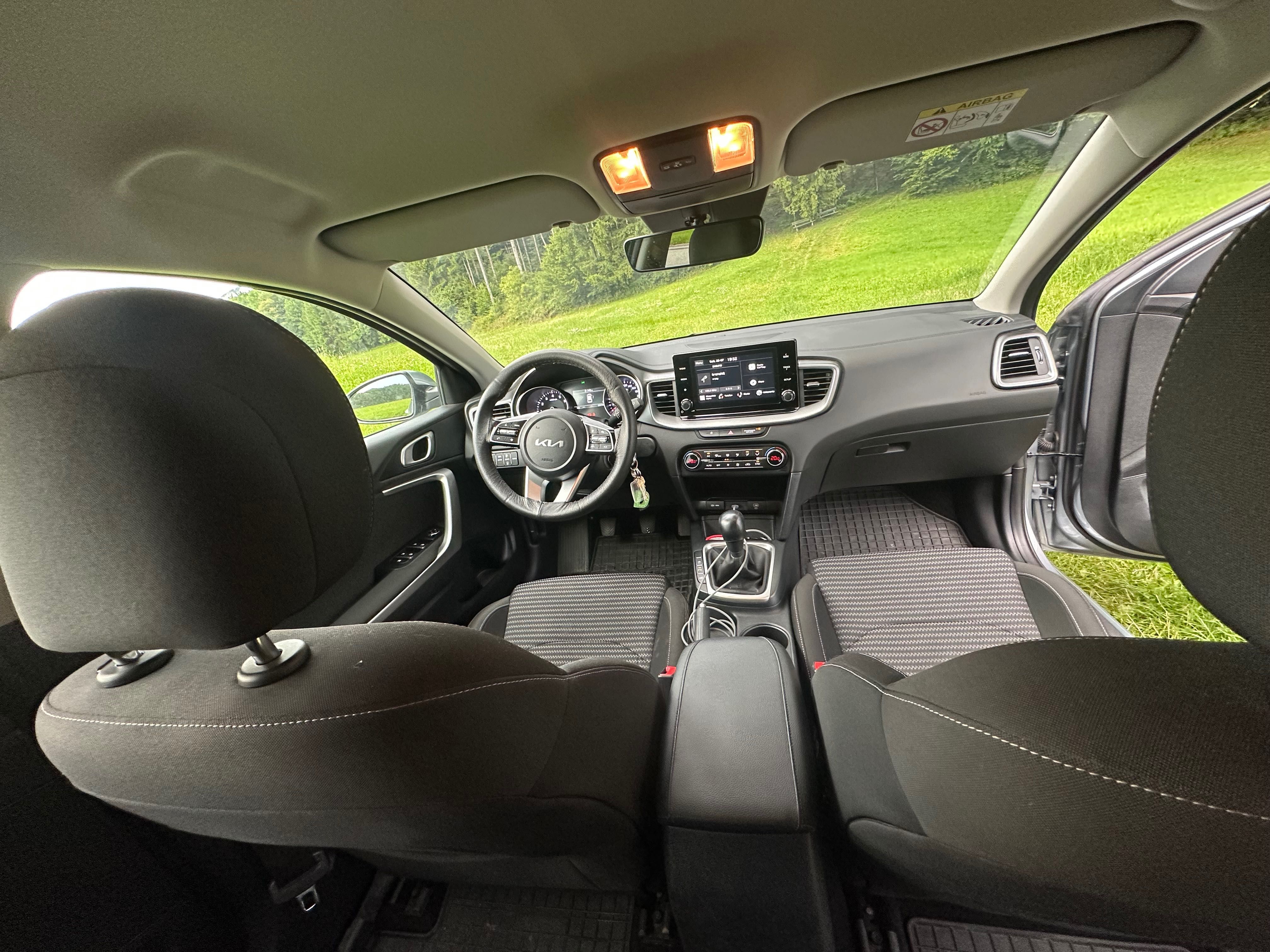 Kia Ceed 1.5 160km benzyna! Wersja M+smart światła led!