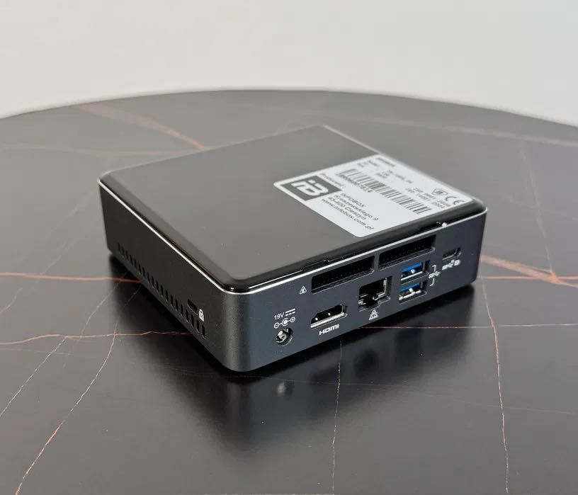 Komputer PC do biura Intel NUC, 4GB RAM, 256 NVMe, i3-7100U - F.VAT.