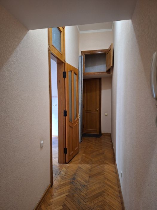 Інститутська, б.13/4, 44 кв м.Світло ЗАВЖДИ! Царський будинок 15000грн