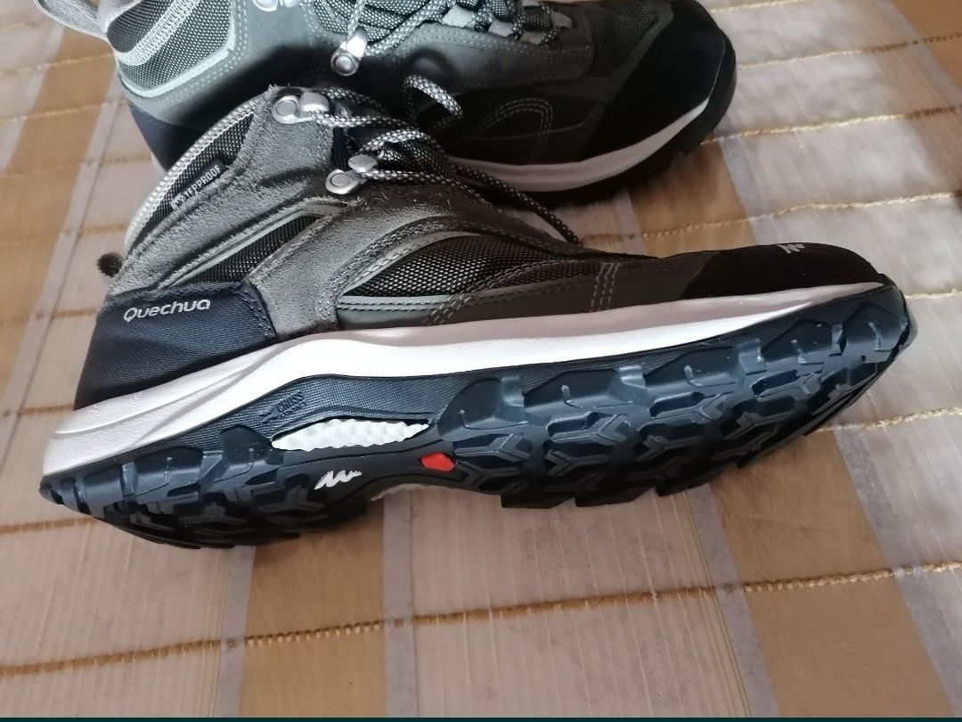 Botas Montanha Quechua 39