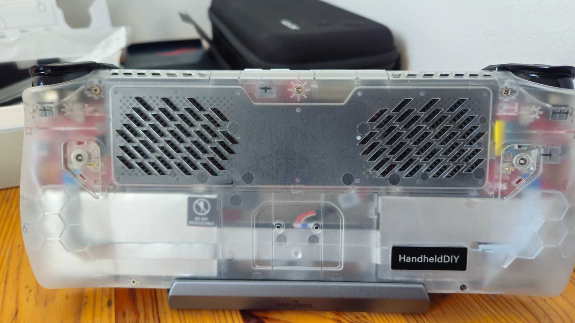 Asus Rog Ally Z1E 1TB stacją dokująca, etui, obudowa
