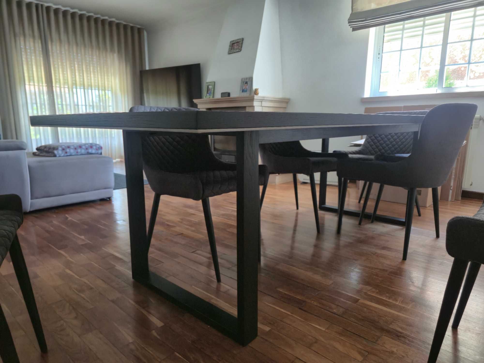 Mesa de sala de jantar