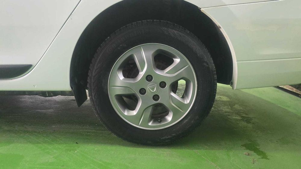 Dacia Logan 0.9 MCV - Salvado