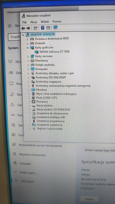 Komputer, klawiatura i mysz bezprzewodowa