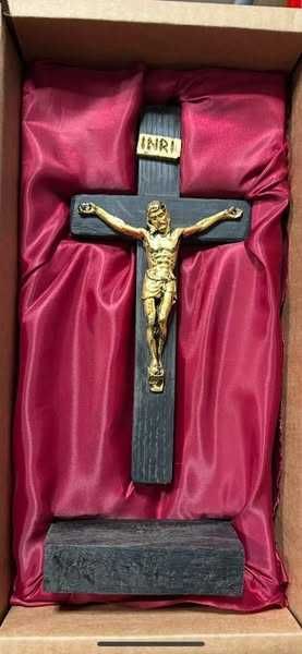Krzyż drewniany stojący wiszący z czarnego drewna czarny dab