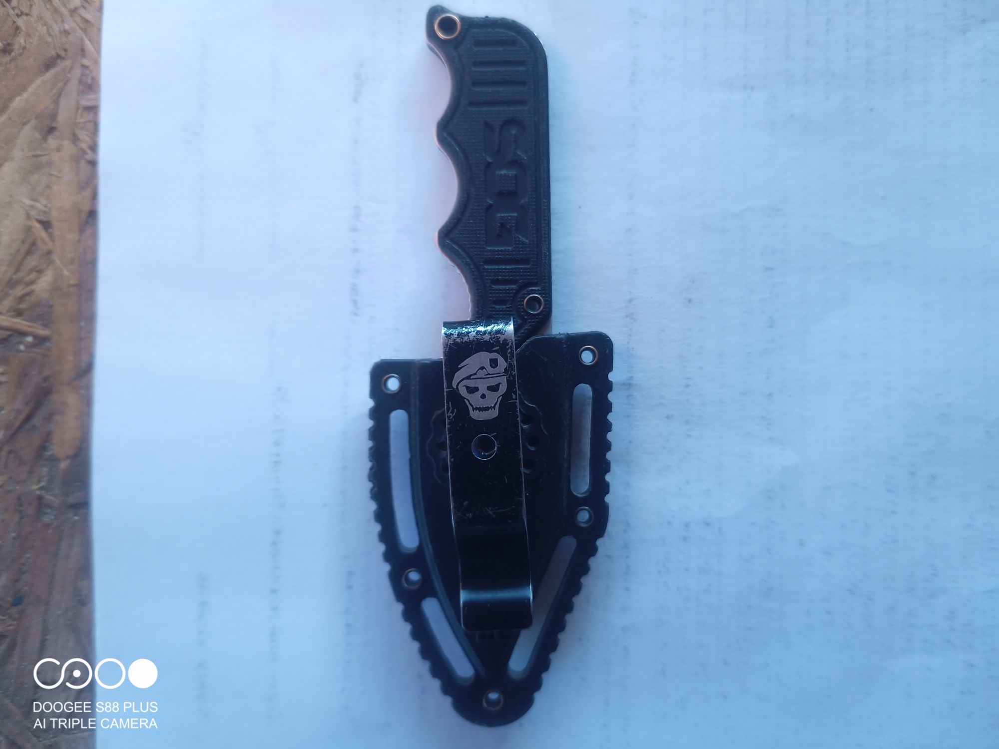 Нож SOG Instinct Mini