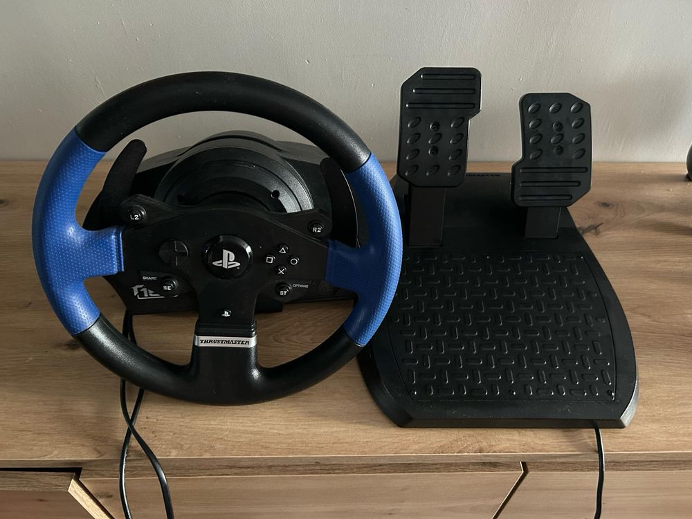 Sprzedam Playstation 4 z dodatkami