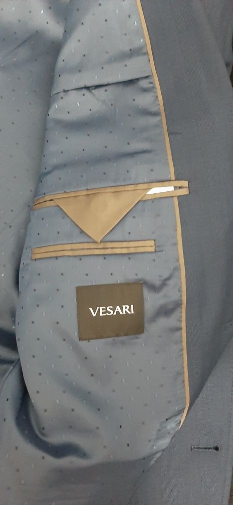 Garnitur granat firmy VESARI