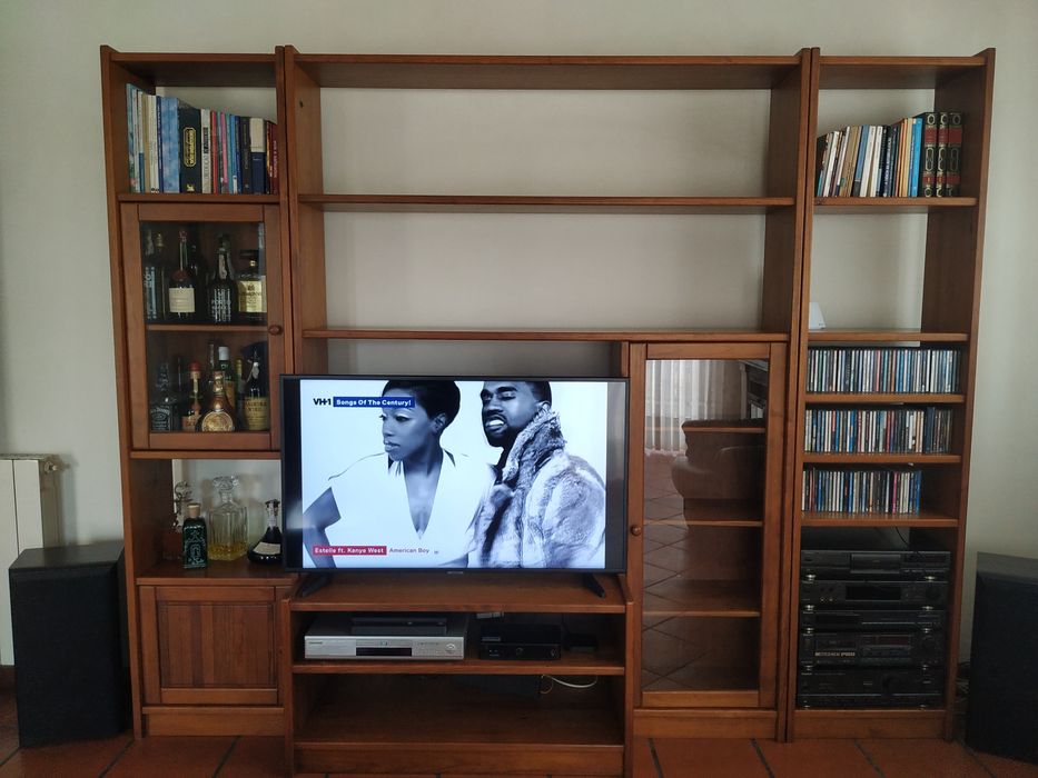 Móvel de TV em pinho