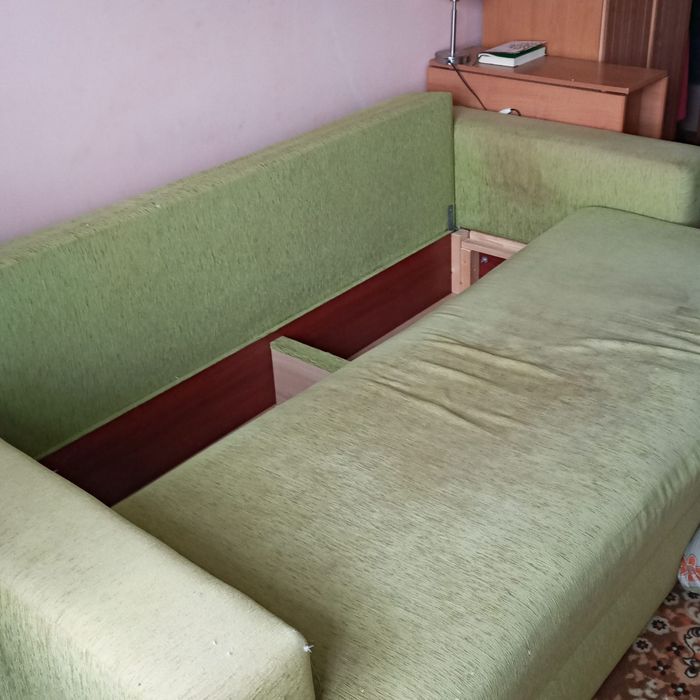 Диван розкладний.