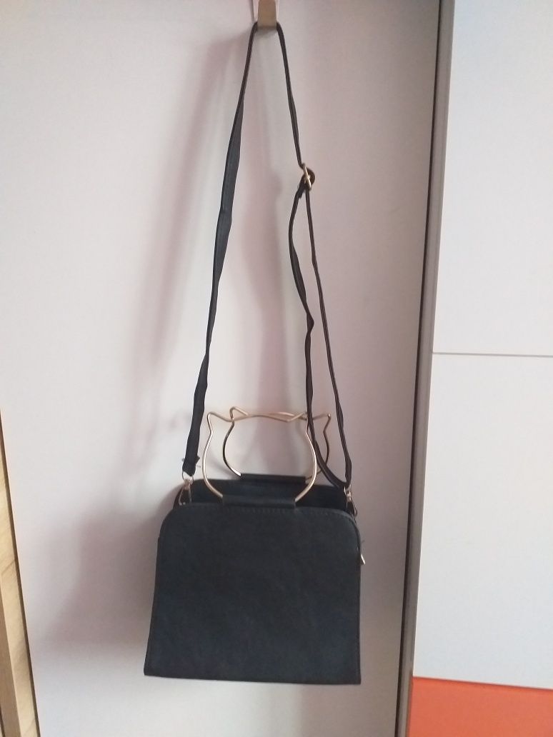 Nowa torebka czarna na pasku w koty